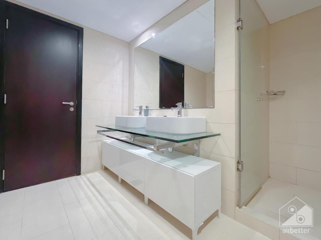 Stunning Loft With Incredible Views * Dubai