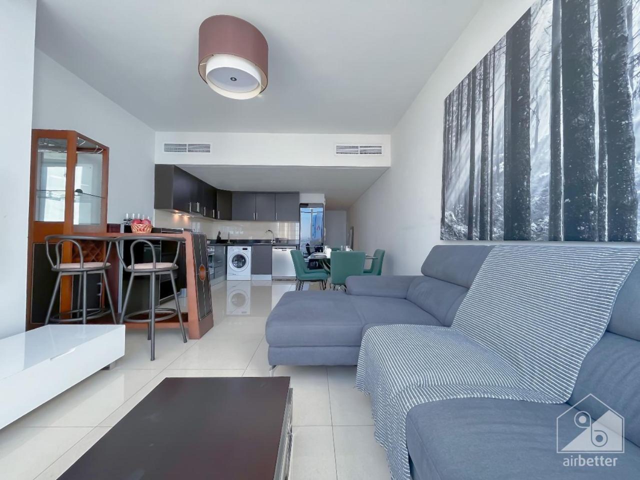 Stunning Loft With Incredible Views Apartment Dubai