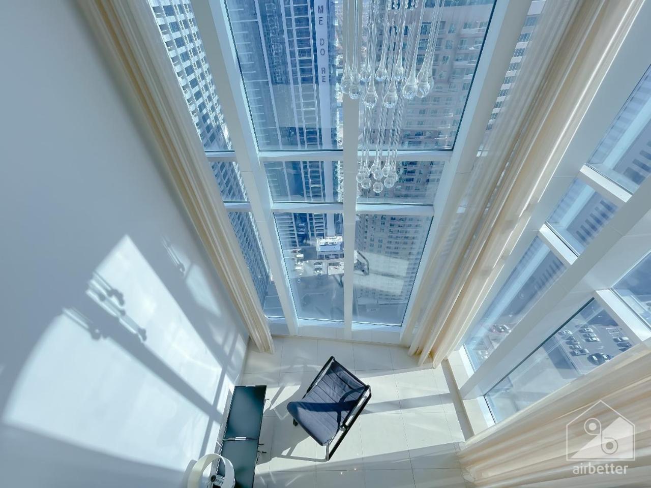 Stunning Loft With Incredible Views Apartment Dubai